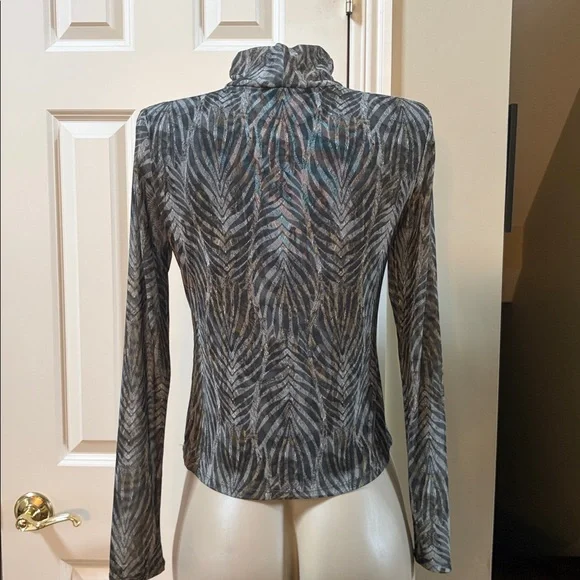 Bailey /44 print turtleneck top, med - Picture 5 of 6